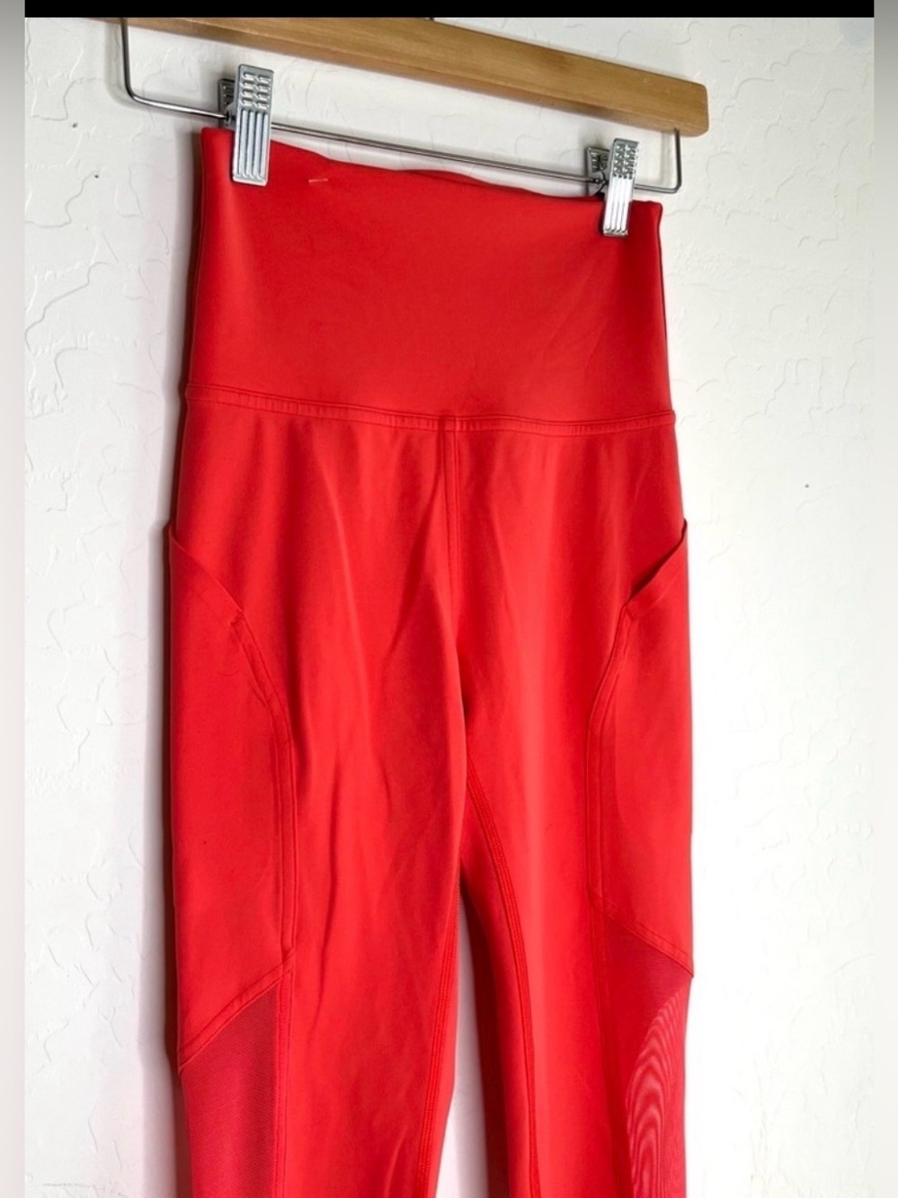 Lululemon Mastered Motion High-Rise Tight 28” Thermal Red Mesh Size 4 - Picture 5 of 9